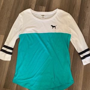 It doesn’t fit me anymore. Only worn once!!